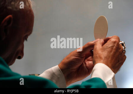 La Visitazione monastero. Roman Catholic mass. Celebrazione eucaristica. Marclaz. La Francia. Foto Stock