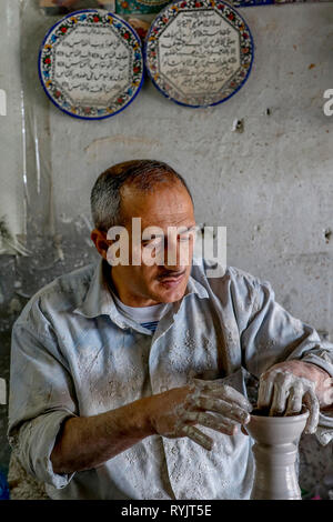 Albahaa potery ceramica e la fabbrica di vetro soffiato a Hebron, West Bank, Palestina. Foto Stock