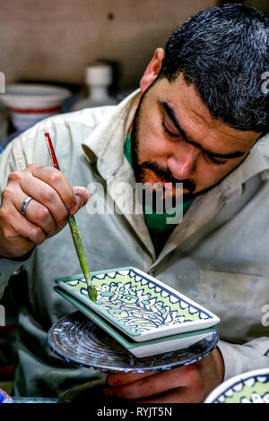 Albahaa potery ceramica e la fabbrica di vetro soffiato a Hebron, West Bank, Palestina. Foto Stock