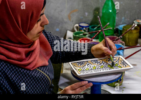 Albahaa potery ceramica e la fabbrica di vetro soffiato a Hebron, West Bank, Palestina. Foto Stock