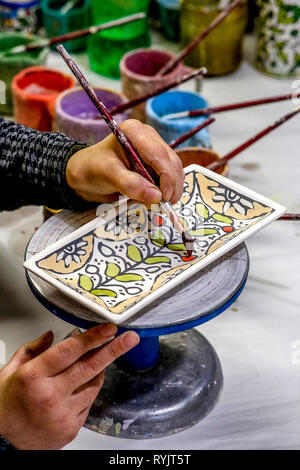 Albahaa potery ceramica e la fabbrica di vetro soffiato a Hebron, West Bank, Palestina. Foto Stock