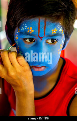 Il make-up a Janmashtami festival indù, Watford, Regno Unito Foto Stock