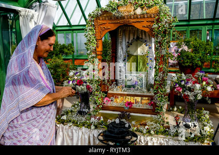 Devoto a Janmashtami festival indù, Bhaktivedanta manor, Watford, Regno Unito Foto Stock