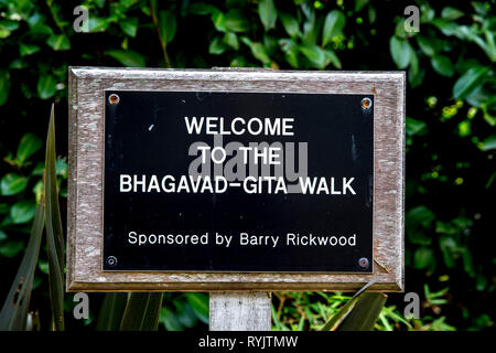 Bhagavad-Gita a piedi a Bhaktivedanta manor, Watford, Regno Unito Foto Stock