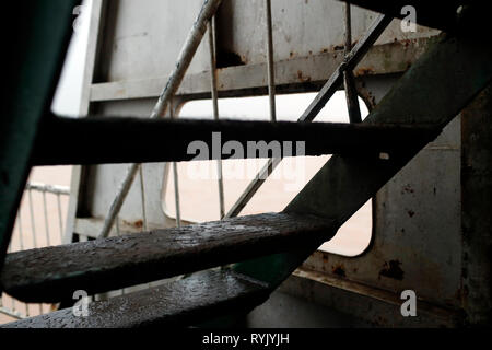Traghetto sul fiume Mekong, Chau Doc. Il Vietnam. Foto Stock