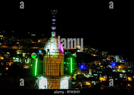 Silwan, della contestazione di un quartiere di Gerusalemme, di notte. Israele. Foto Stock