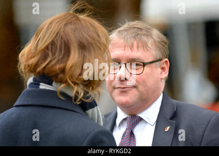 Mark Francois MP (Cost: Rayleigh e Wickford) su College Green, Westminster, 13 marzo 2019 Foto Stock