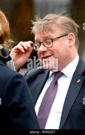 Mark Francois MP (Cost: Rayleigh e Wickford) su College Green, Westminster, 13 marzo 2019 Foto Stock