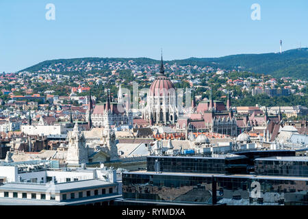 Parlamento ungherese dalla Basilica di Santo Stefano - Budapest Foto Stock