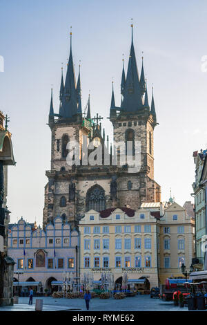 La chiesa di Nostra Signora di Tyn a Praga Foto Stock