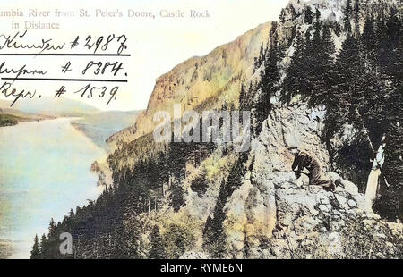 La Columbia River Gorge, rocce in Oregon, 1906, Oregon, Columbia River dalla cupola di San Pietro, Castello di roccia a distanza", Stati Uniti d'America Foto Stock