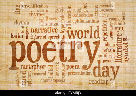 World Poetry day - word cloud su carta papiro con giallo e marrone modello in fibra Foto Stock