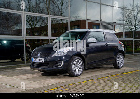 2014 Suzuki Swift SZ-L hot berlina compatta automobile Foto Stock