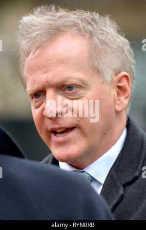 Dr Phillip Lee MP (Cost: Bracknell) su College Green, Westminster, Marzo 2019 Foto Stock