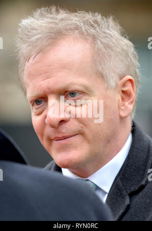 Dr Phillip Lee MP (Cost: Bracknell) su College Green, Westminster, Marzo 2019 Foto Stock