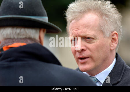 Dr Phillip Lee MP (Cost: Bracknell) su College Green, Westminster, Marzo 2019 Foto Stock