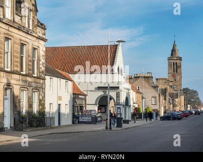 South Street e St Salvators College Chapel Tower a molla St Andrews Fife Scozia Scotland Foto Stock