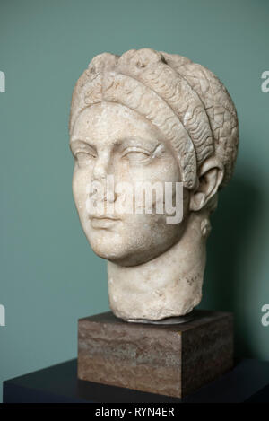 Copenhagen. La Danimarca. Busto di imperatrice romana Vibia Sabina, moglie di Adriano. Ny Carlsberg Glyptotek. Vibia Sabina, 83 AD - 136/137 annuncio. Imperatrice; Foto Stock