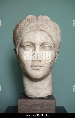 Copenhagen. La Danimarca. Busto di imperatrice romana Vibia Sabina, moglie di Adriano. Ny Carlsberg Glyptotek. Vibia Sabina, 83 AD - 136/137 annuncio. Imperatrice; Foto Stock