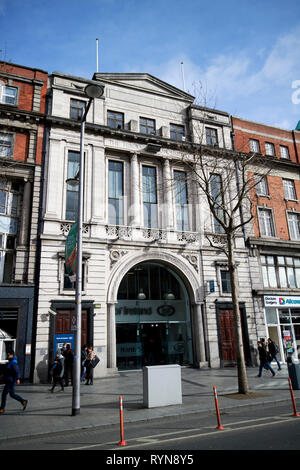 Bank of Ireland edificio su 6-7 OConnell street ex Hibernian Bank e la Grand Central Cinema Dublino Repubblica di Irlanda Europa Foto Stock