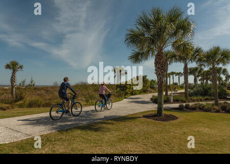 Ciclista su Jekyll Island, Georgia Foto Stock