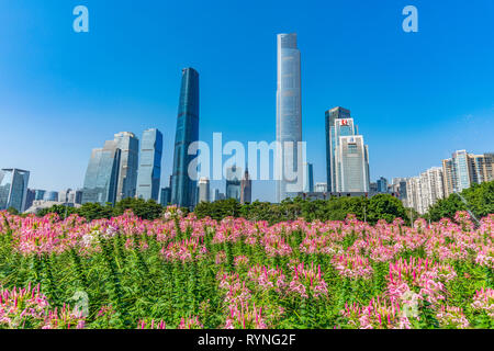 GUANGZHOU, Cina - 27 ottobre: vista panoramica del centro di grattacieli in Zhujiang città nuovo quartiere finanziario nel mese di ottobre 27, 2018 in Guangzhou Foto Stock