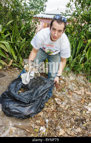 Miami Florida,Little Haiti,MLK Day of Service,EPA Community Day,volontari volontari volontari volontari lavoratori del lavoro,lavoro di squadra che lavorano insieme servin Foto Stock