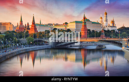 Mosca, il Cremlino e il fiume Moskva, Russia Foto Stock