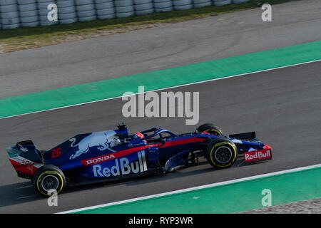 Barcellona, Spagna. Feb, 20th, 2019. Daniil Kvyat della Russia con 26 Scuderia Toro Rosso sulla via giorno tre di F1 Test invernali al Circuit de Catalunya. Foto Stock
