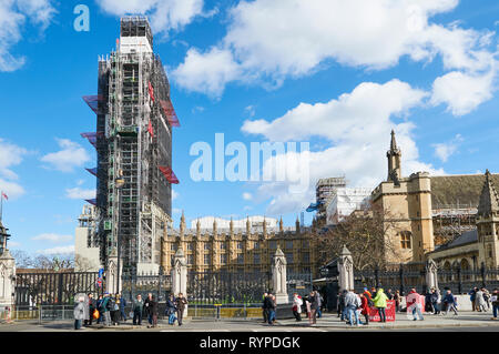 Westminster, Londra, Regno Unito. 14 mar 2019. Brexit manifestanti di fronte il Palazzo di Westminster il 14 marzo 2019, il giorno di una cruciale votazione parlamentare sulla possibile estensione di credito Brexit: Richard Barnes/Alamy Live News Foto Stock