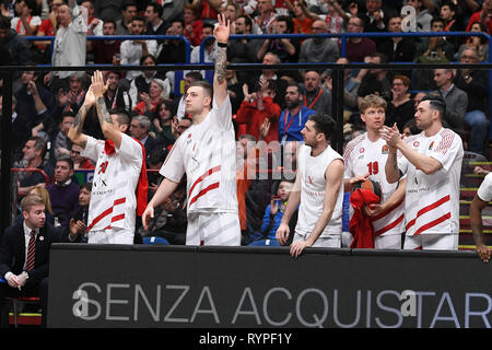 Foto di Claudio Grassi/LaPresse 14 marzo 2019 Assago (MI) Italia sport basket AX Armani Exchange Olimpia Milano vs Olympiacos Pireo - Turkish Airlines Eurolega 2018/2019 - Mediolanum Forum. Nella foto: L&#x2019;esultanza di Milano Foto Claudio Grassi/LaPresse Marzo 14, 2019 Assago (MI) Italia sport basket AX Armani Exchange Olimpia Milano vs Olympiacos Pireo - Turkish Airlines EuroLeague 2018/2019 - Mediolanum Forum. nel pic: Milano esultanza Foto Stock