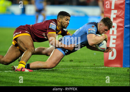 Huddersfield, Regno Unito. 14th Mar 2019. John Smiths Stadium, Huddersfield, Inghilterra; Rugby League Betfred Super League, Huddersfield Giants vs St Helens; St. Helens Morgan Knowles si schianta per una prima prova a metà. Credit: Dean Williams/Alamy Live News Foto Stock