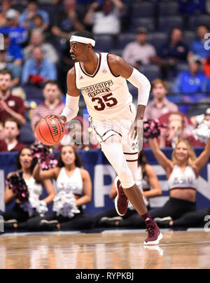 Marzo 14, 2019; la Mississippi State Bulldogs avanti Aric Holman (35) avvia il fast breakduring un SEC campionato di serie gioco tra il Texas A&M Aggies vs Mississippi State Bulldogs alla Bridgestone Arena di Nashville, TN (obbligatorio Photo credit: Steve Roberts/Cal Sport Media) Foto Stock