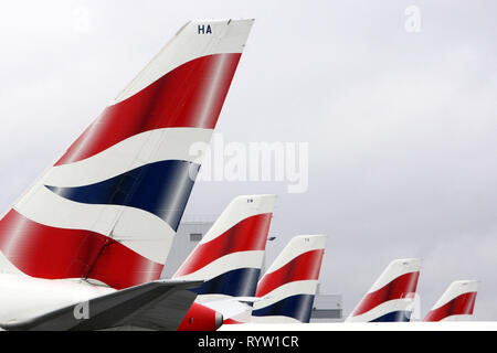Piani BA costruire fino all'Aeroporto di Londra Heathrow British Airways cabin crew avviare una 3 giorni di sciopero i salari e le condizioni di lavoro. 20.03.2010 Foto Stock
