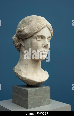 Copenhagen. La Danimarca. Ritratto di una giovane donna, fine del I secolo d.c. Ny Carlsberg Glyptotek. Da Siracusa, in Sicilia. Il marmo. Dal museo descrizione Foto Stock