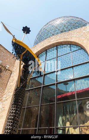 FIGUERES, Spagna-luglio 17, 2017: il trasporto navale o la barca di Gala in museo di Dalí, a Figueres. Il Teatro Dali è un museo dell'artista sa Foto Stock