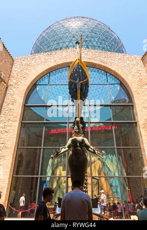 FIGUERES, Spagna-luglio 17, 2017: Dettagli dall'interno del famoso museo e teatro di Salvador Dali nella sua città natale di Figueres, in Catalogna, Foto Stock