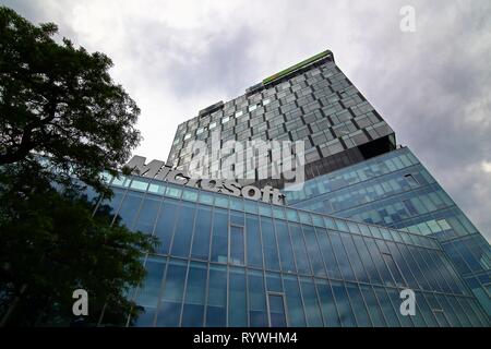 Bucarest, Romania - 20 Maggio 2017: Vista di Microsoft Romania sede nella City Gate Towers situato in Free Press Square, a Bucarest, in Romania. Ma Foto Stock