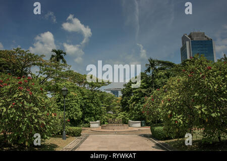 Panorama verso il Marina Bay Sands Hotel da Fort Canning Park, Singapore Foto Stock