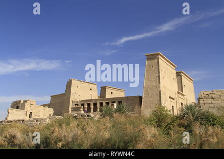 Tempio di Iside a Philae come visto dal Nilo, Alto Egitto, Nord Africa e Medio Oriente Foto Stock