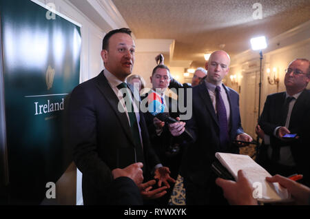 Taoiseach Leo Varadkar arrivando al Drake Hotel di Chicago dove incontrerà con supporto di emigrati gruppi come egli continua la sua visita negli Stati Uniti. Foto Stock