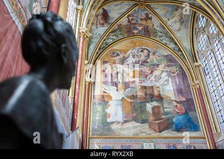 Fontaine-Chaalis (Francia settentrionale): Abbazia di Chaalis. St MaryÕs Cappella (ÒChapelle Sainte-Marie'). Gli affreschi rinascimentali e Vetrate di chiesa Foto Stock