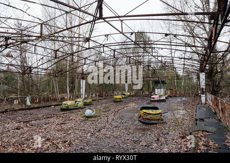 Non è mai stato aperto il parco dei divertimenti in città abbandonate di pripjat, la centrale nucleare di Cernobyl disastro della zona di esclusione, Ucraina. Foto Stock