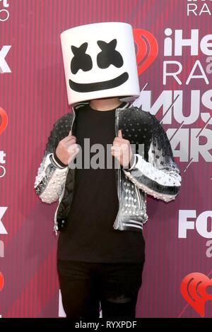 Los Angeles, CA, Stati Uniti d'America. Xiv Mar, 2019. Marshmello presso gli arrivi per 2019 iHeartRadio Music Awards - Parte 2, Microsoft Theatre, Los Angeles, CA Marzo 14, 2019. Credito: Priscilla concedere/Everett raccolta/Alamy Live News Foto Stock