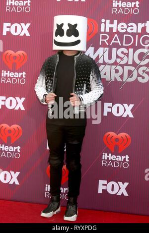 Los Angeles, CA, Stati Uniti d'America. Xiv Mar, 2019. Marshmello presso gli arrivi per 2019 iHeartRadio Music Awards - Parte 2, Microsoft Theatre, Los Angeles, CA Marzo 14, 2019. Credito: Priscilla concedere/Everett raccolta/Alamy Live News Foto Stock