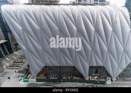 New York, NY - Marzo 15, 2019: Hudson cantieri è lagest sviluppo privato di New York. Vista del nuovo centro culturale il capannone a Hudson cantieri di Manhattan durante il giorno di apertura Credito: lev radin/Alamy Live News Foto Stock