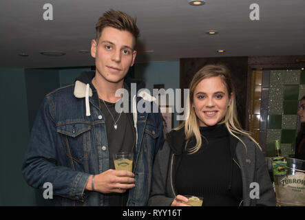 Laura gru e Tristan Phipps frequentare la nozione Magazine x Zubrowka ascolto party presso il H Club con il rapper Kelvyn Colt offre: Tristan Phipps, Laura gru dove: Londra, Regno Unito quando: 12 Feb 2019 Credit: Phil Lewis/WENN.com Foto Stock