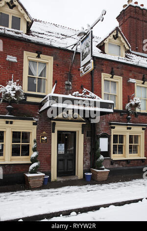 Il White Hart public house Market Square Ringwood Hampshire Inghilterra Foto Stock