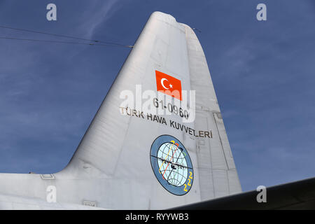 ISTANBUL, Turchia - 23 settembre 2018: Lockheed C-130 Hercules in Teknofest Istanbul Aeronautica, Spazio e tecnologia Festival Foto Stock