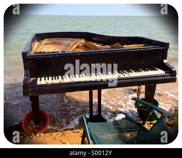 Piano sulla spiaggia Foto Stock